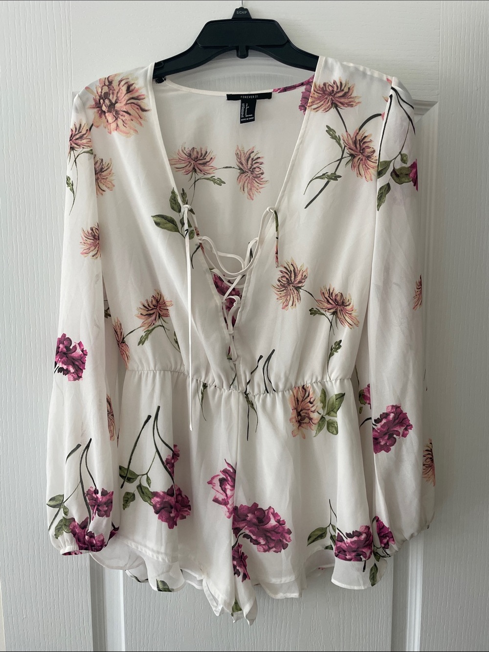 NWOT Forever 21 White Floral Lace-Up Peplum Romper size S